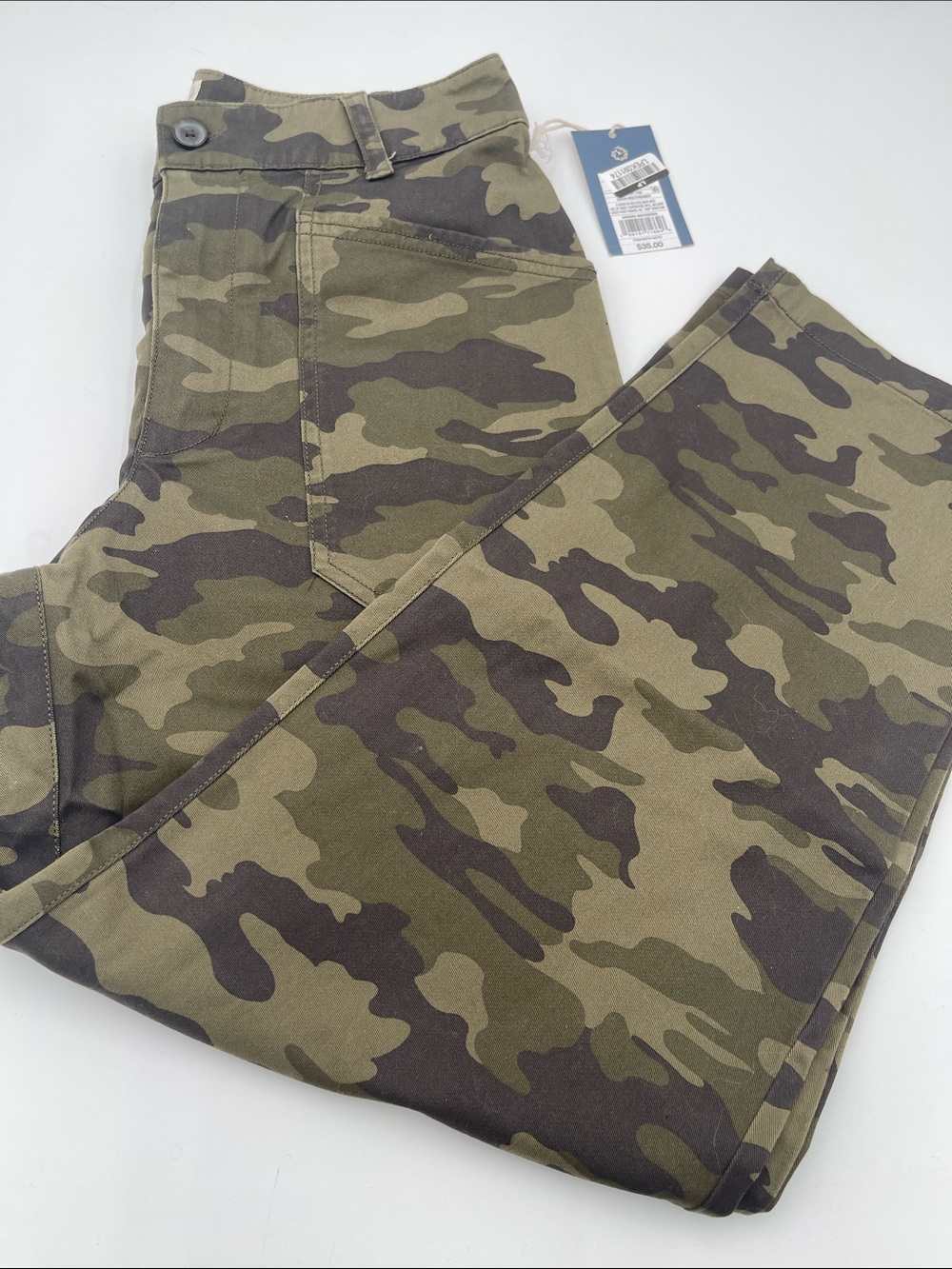 Universal Thread Womens Olive Camo Capri Pants